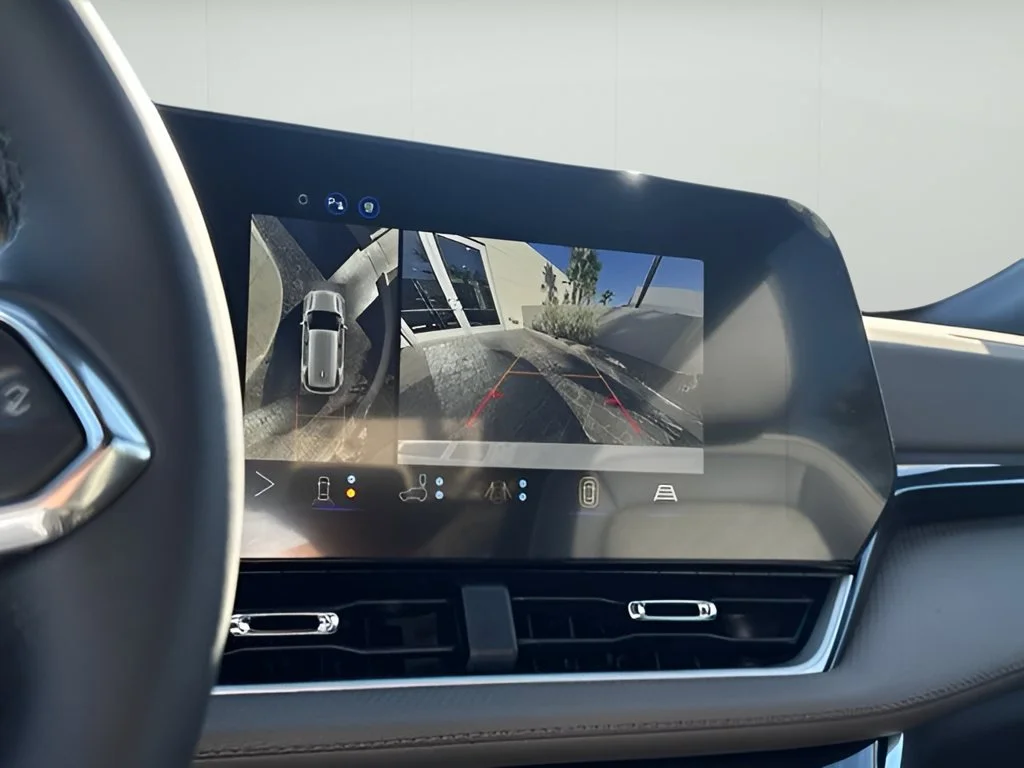 New 2027 Summit White Chevrolet LT image 26