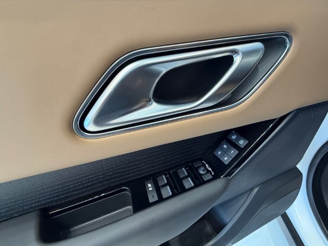 New 2026 Ostuni Pearl White Land Rover Autobiography image 11