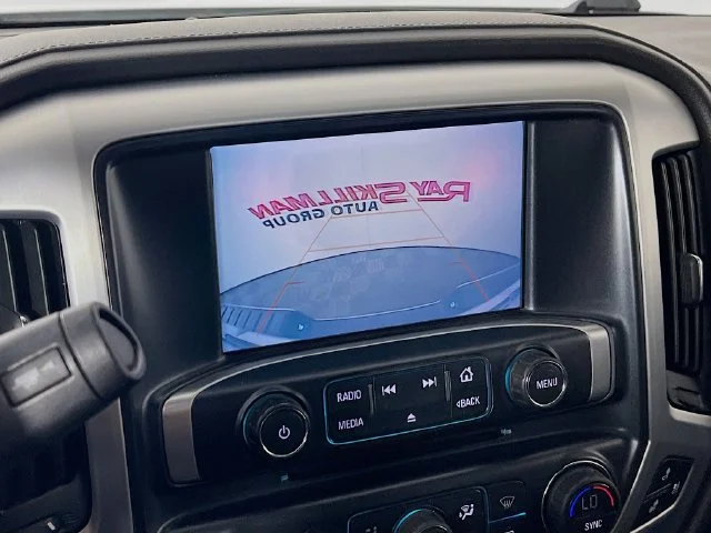 Used 2018 White GMC SLT image 18