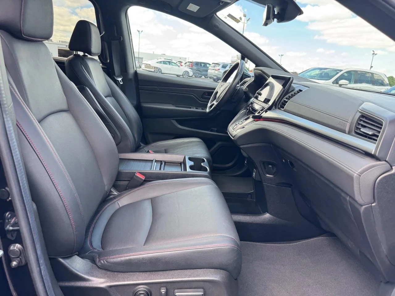 2024 Honda Odyssey SPORT - Photo 17