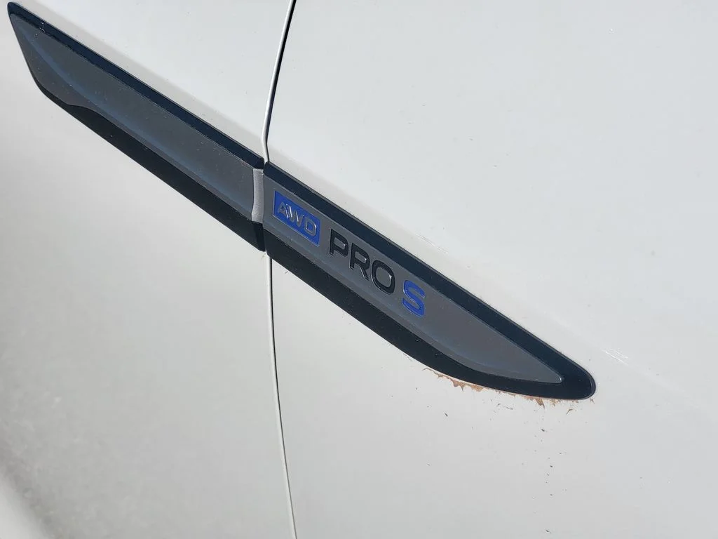 Used 2023 Opal White Pearl Volkswagen Pro S image 31
