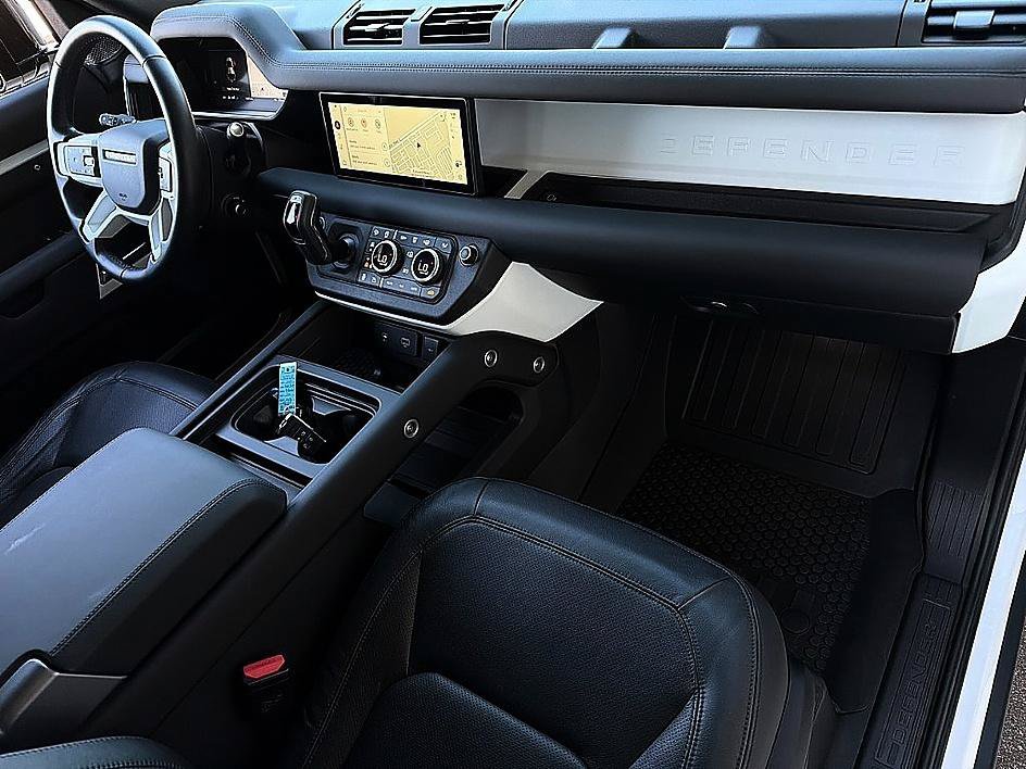 Used 2024 Fuji White Land Rover S image 23