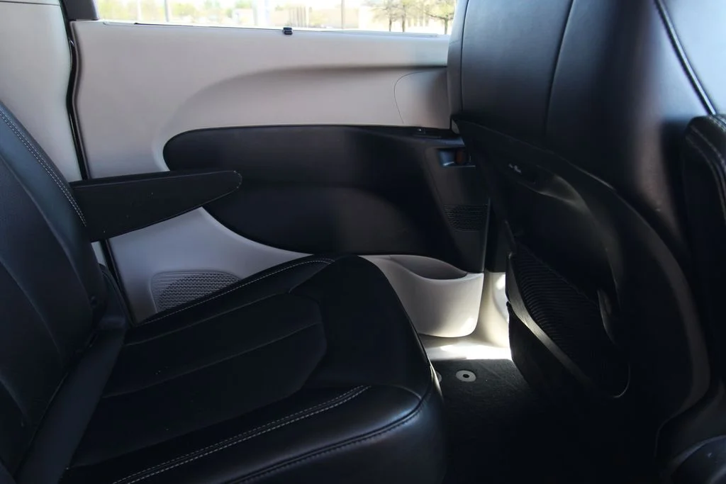 Used 2024 Black Chrysler Touring L image 35