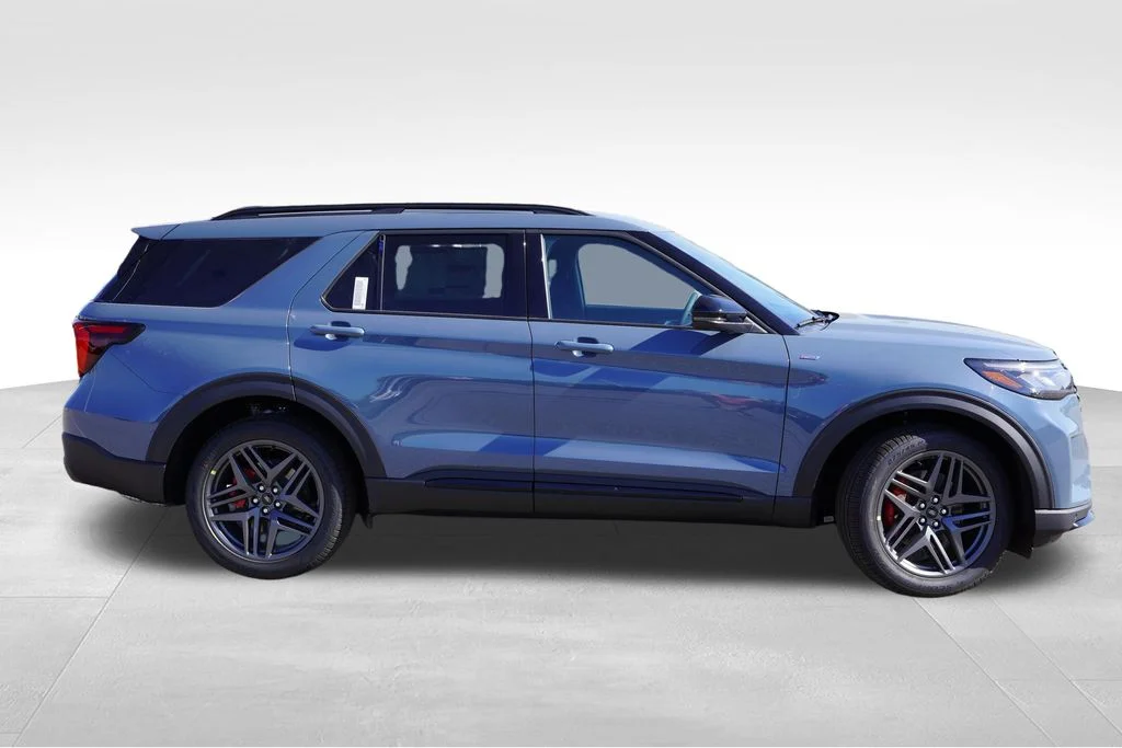 New 2026 Blue Ford ST-Line image 2