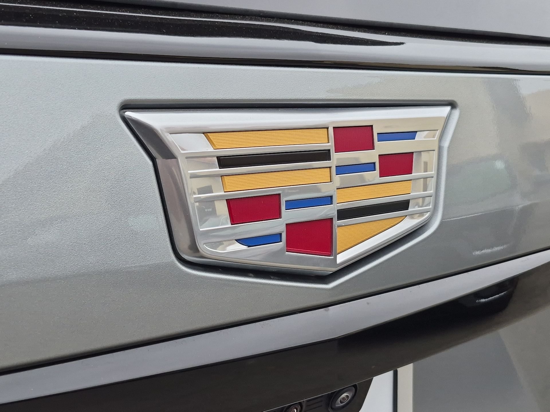 Used 2025 Silver Cadillac Sport Platinum image 32