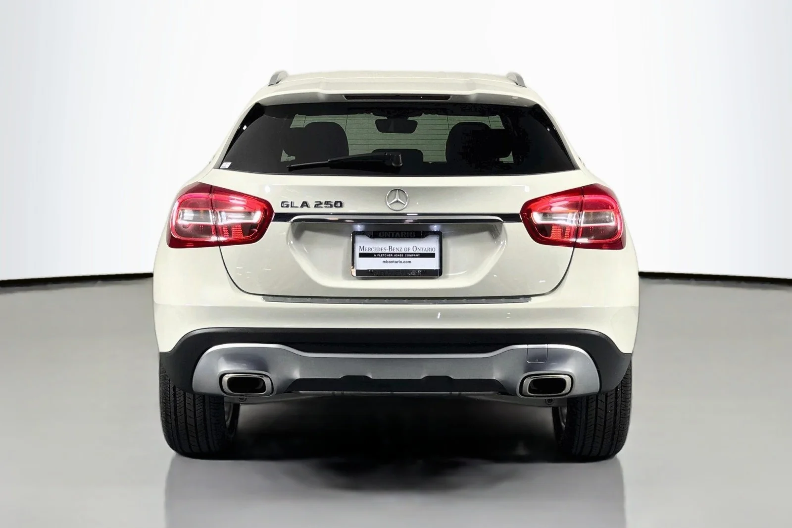 Used 2018 Cirrus White Mercedes-Benz 250 image 4