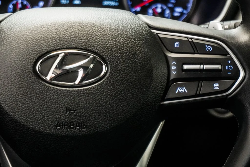 Used 2023 Silver Hyundai SEL image 15