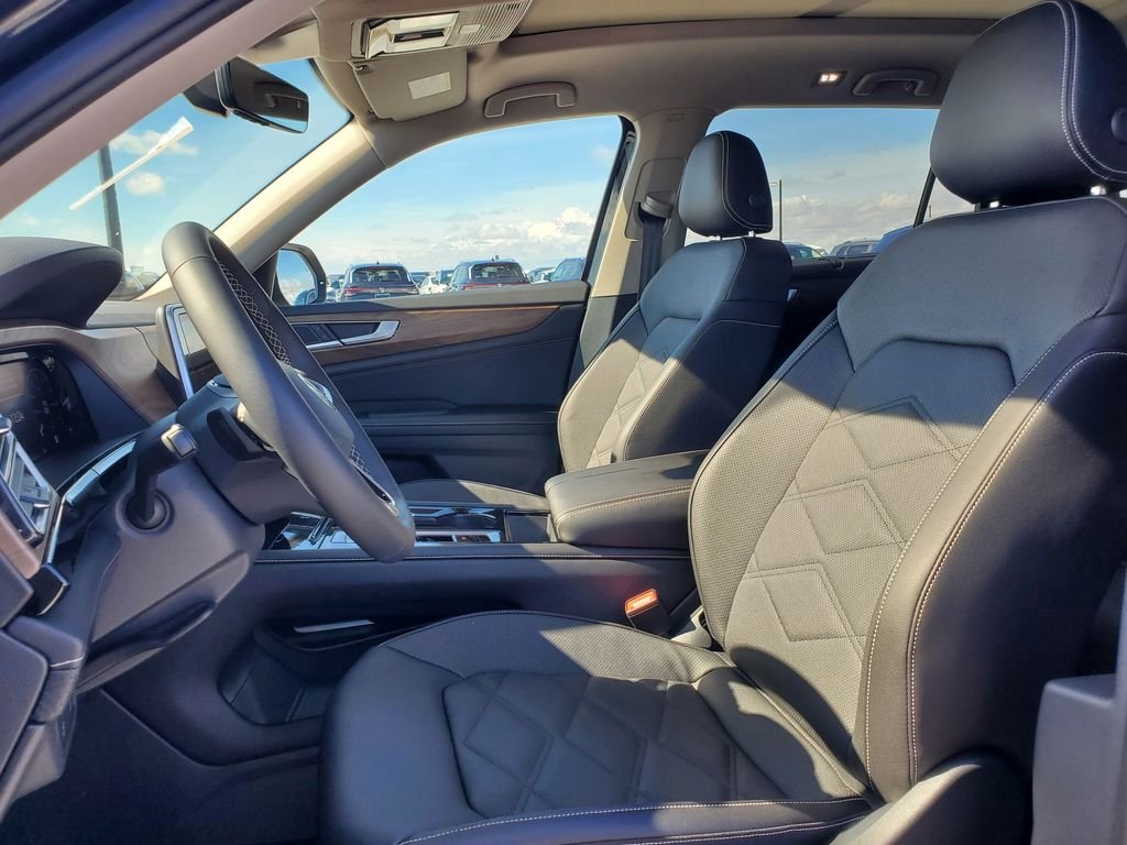 New 2026 White/off-white Volkswagen 2.0T SE w/Technology image 9