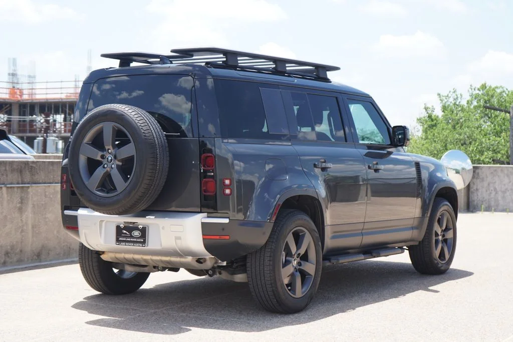 2025 Land Rover Defender S - Photo 10