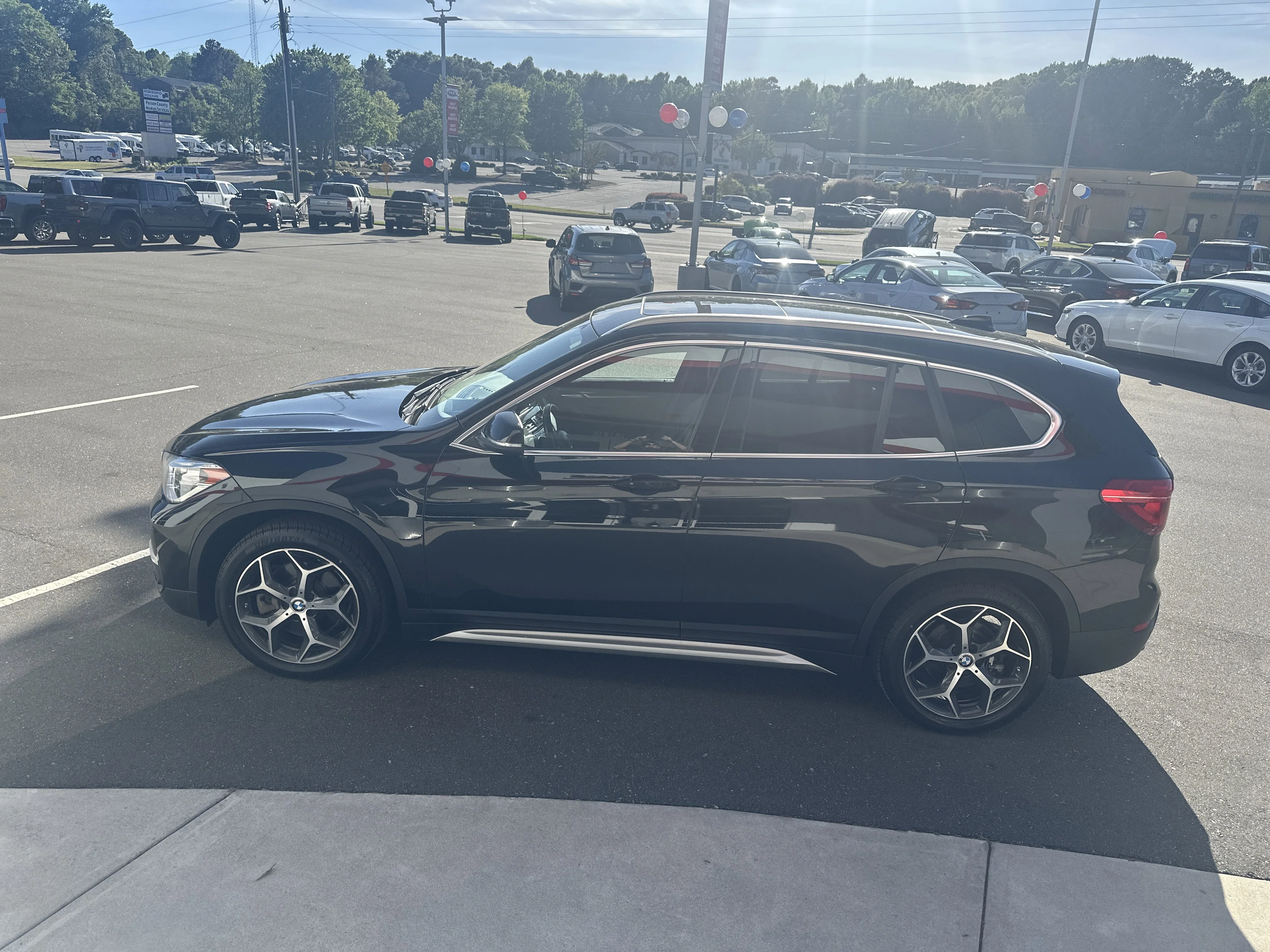 Used 2019 Black Sapphire Metallic BMW xDrive28i image 5