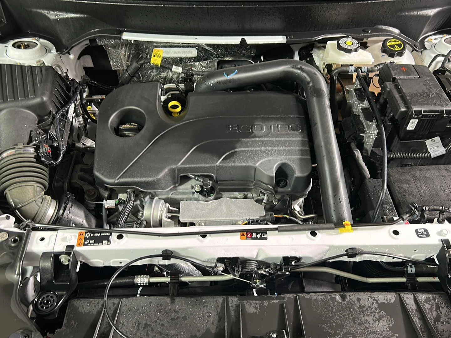 Used 2024 Summit White GMC SLE image 12