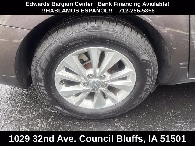 Used 2016 Silver Kia LX image 9