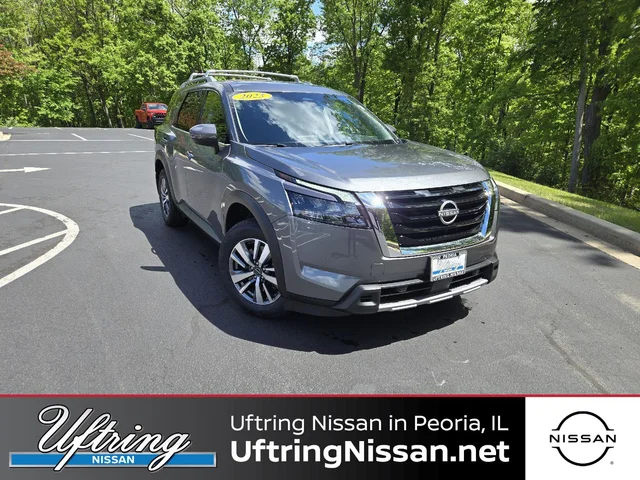 2025 Nissan Pathfinder SL
