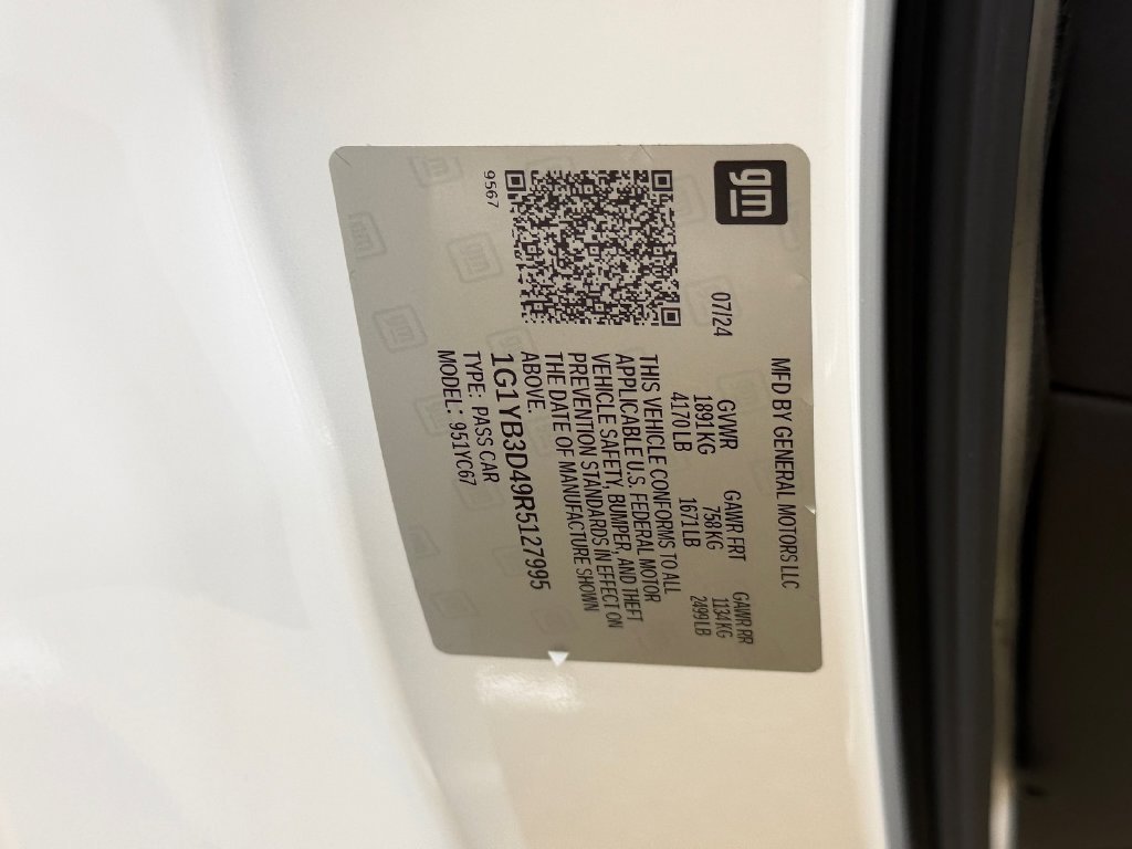 Used 2024 White Chevrolet Stingray image 17