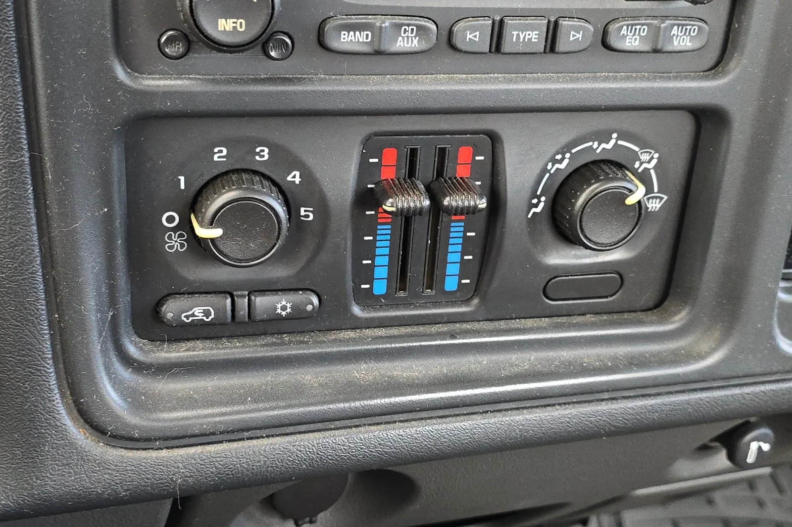 Used 2005 Summit White Chevrolet Work Truck image 16