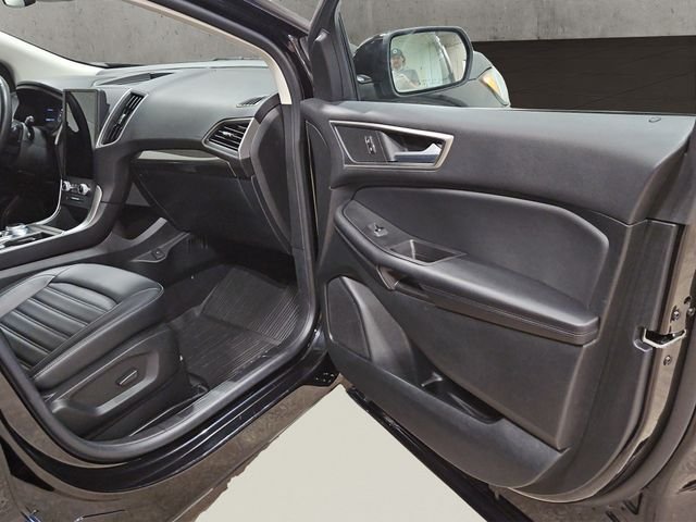 Used 2023 Black Ford SEL image 19