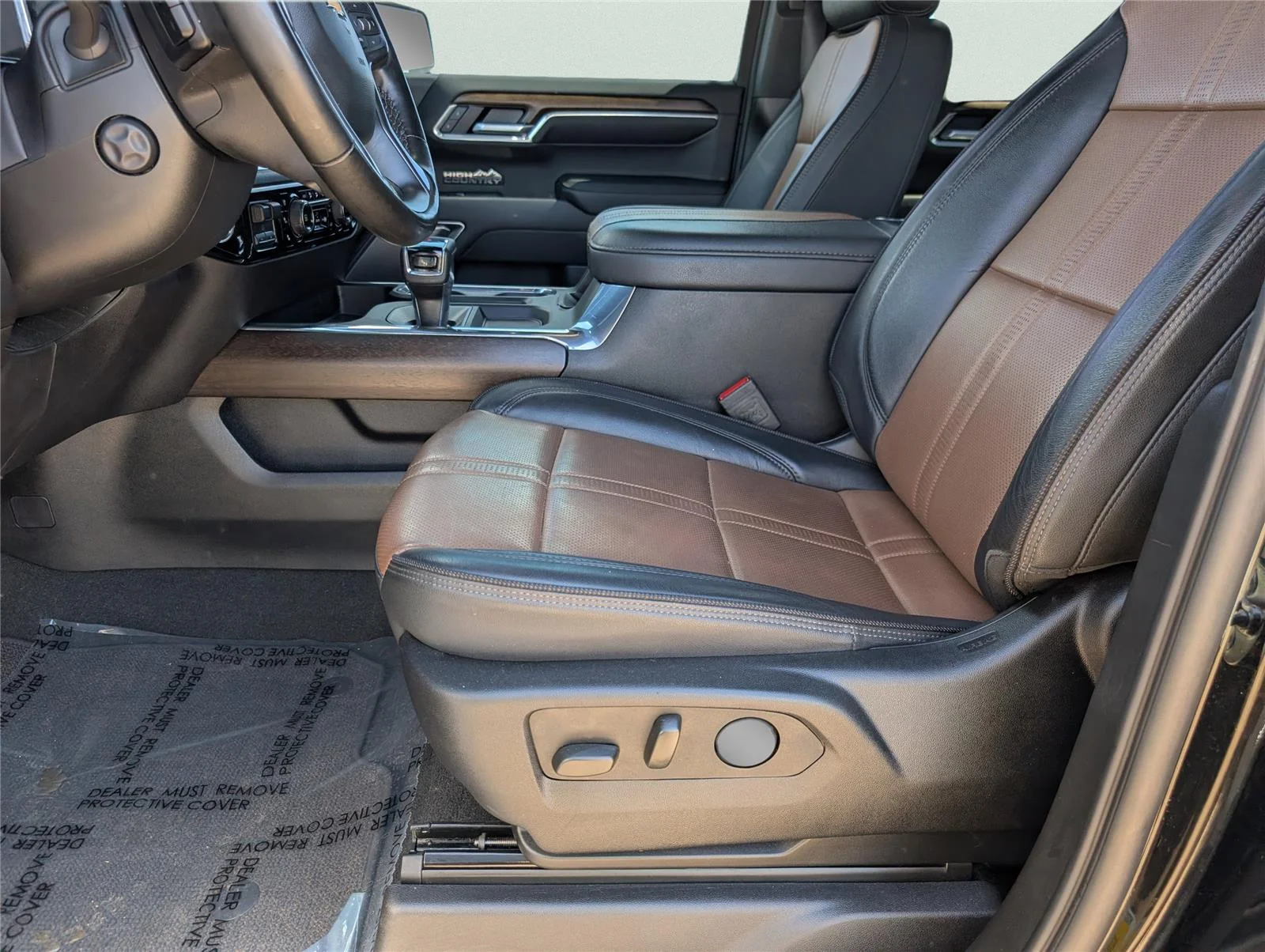 Used 2025 Black Chevrolet High Country image 14