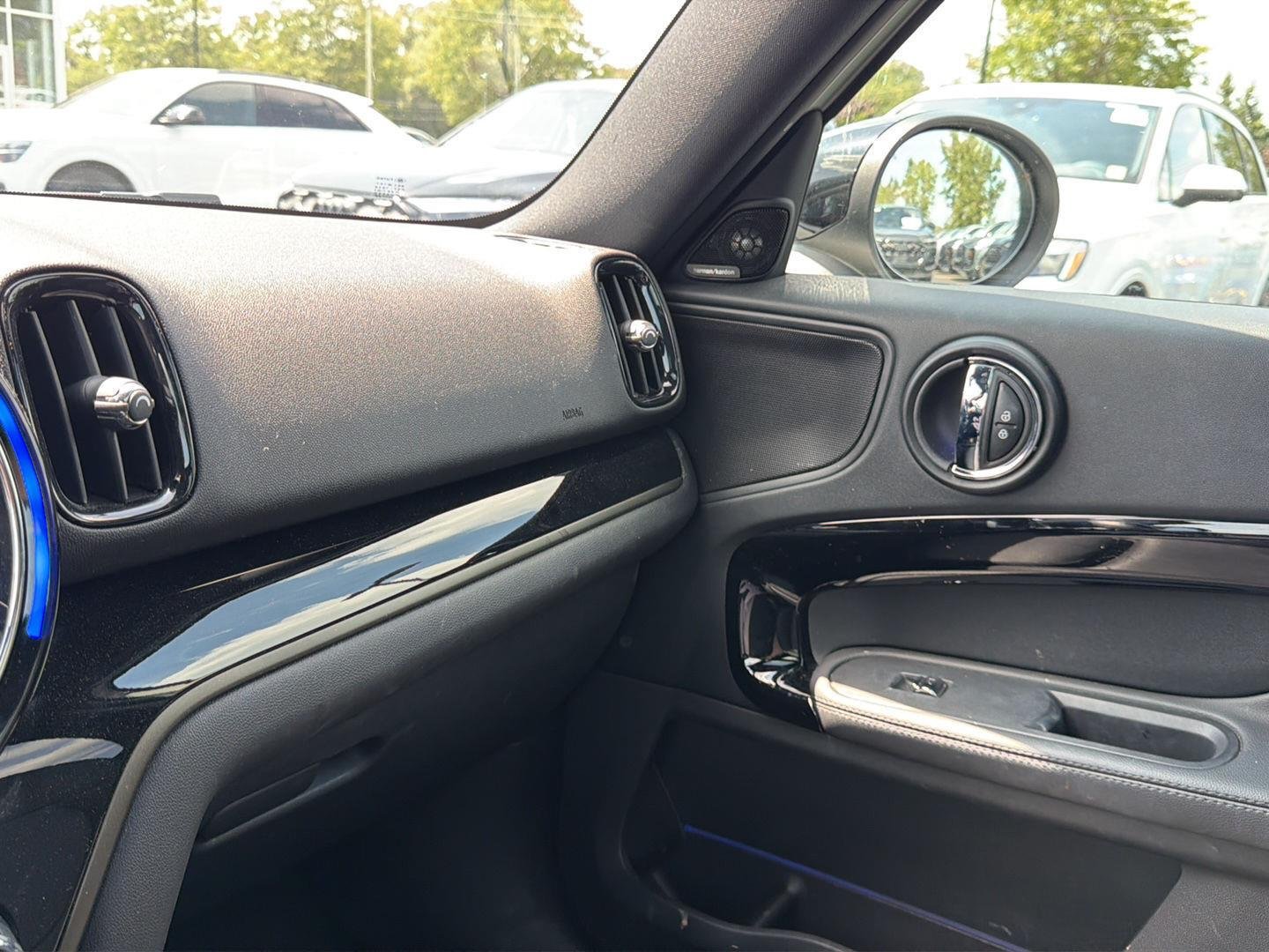 Used 2020 White SIlver Edition MINI Cooper S image 20