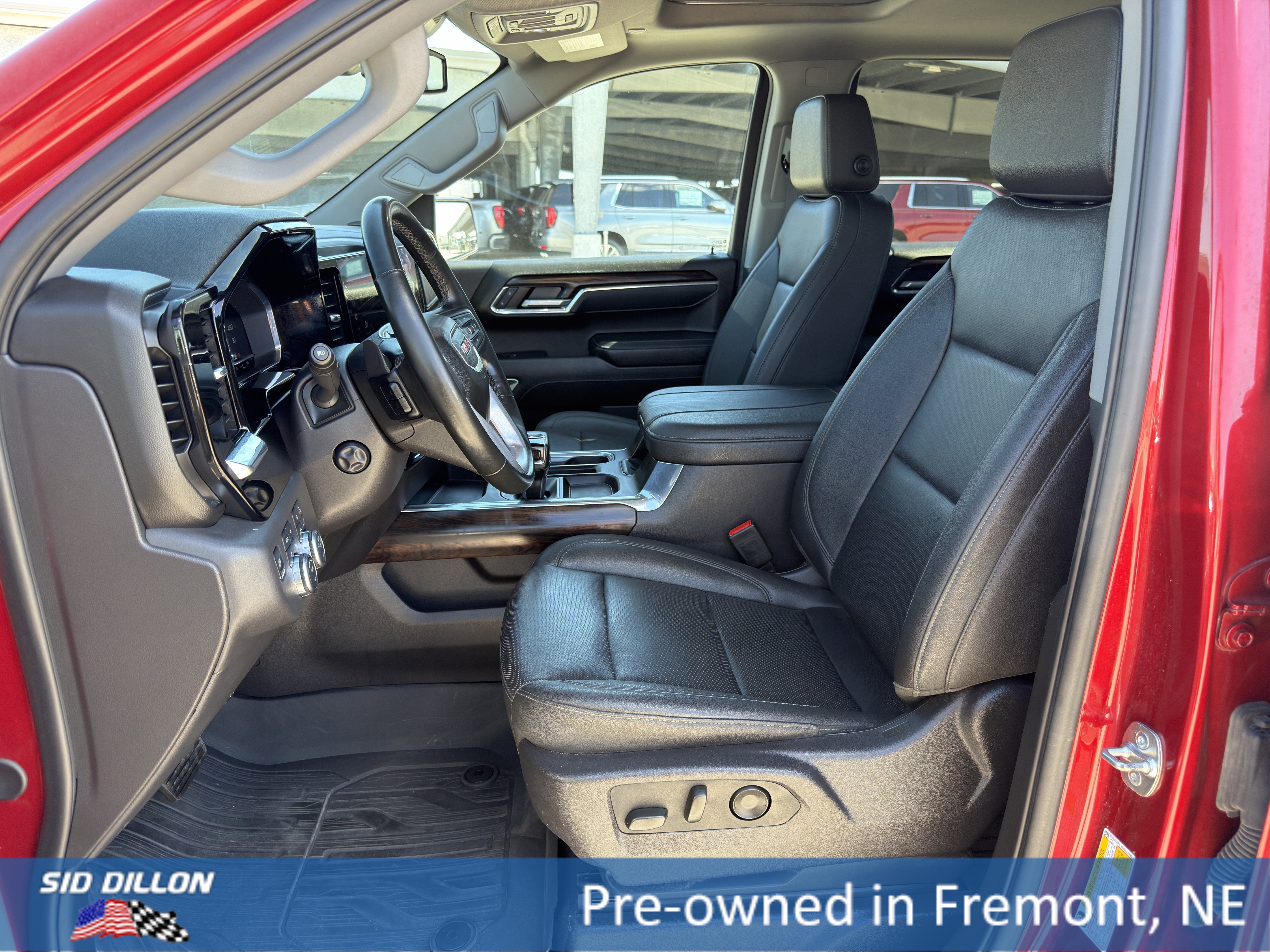 Used 2025 Volcanic Red Tintcoat GMC SLT image 15
