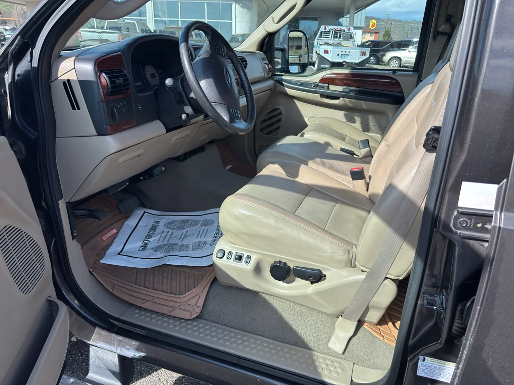 Used 2005 GRAY Ford LARIAT image 9