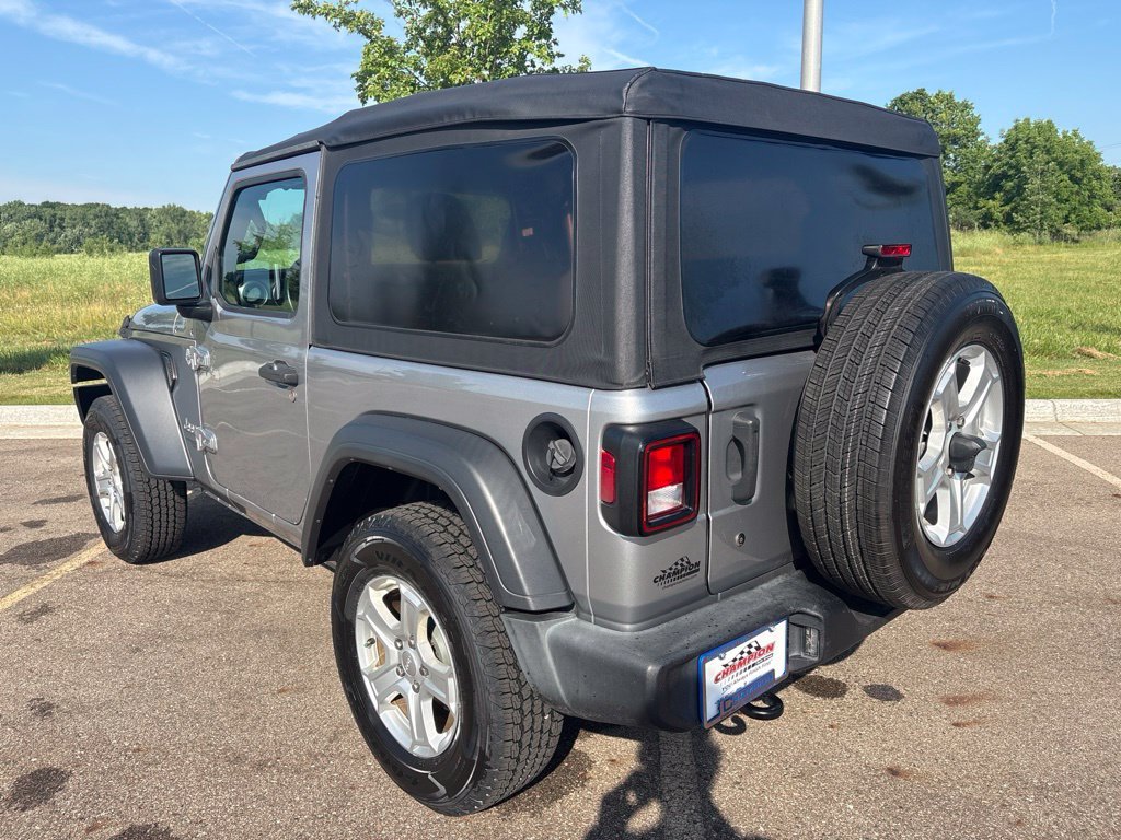 Used 2019 Silver Jeep Sport S image 5