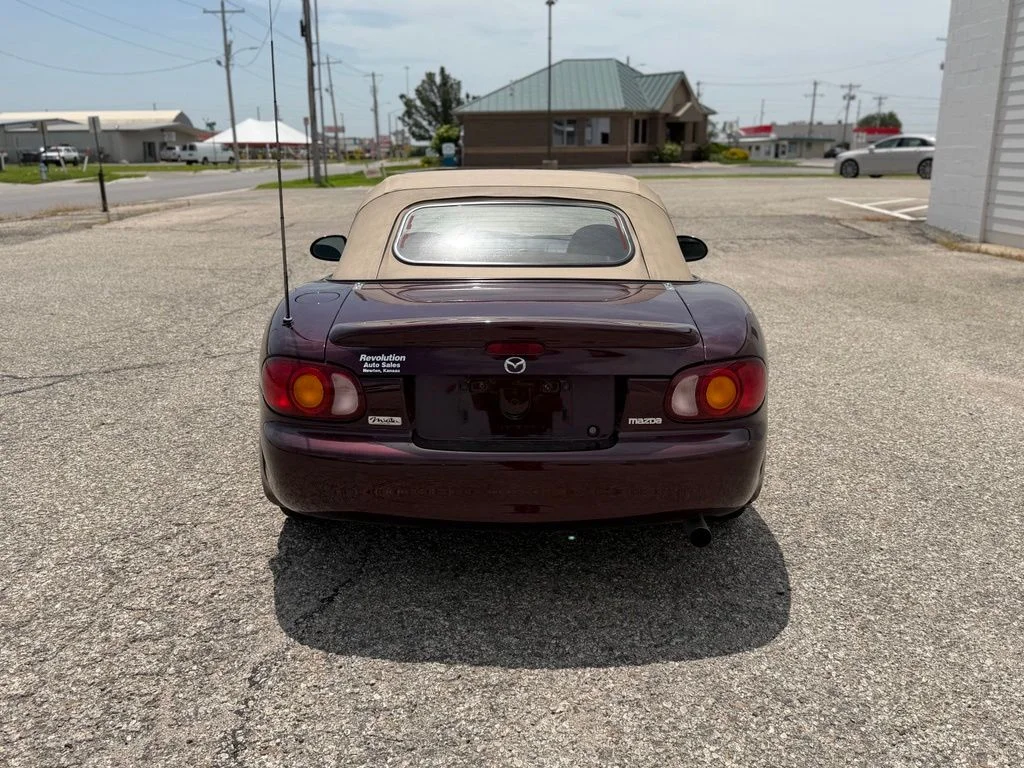 Used 2000 Red Mazda LS image 4