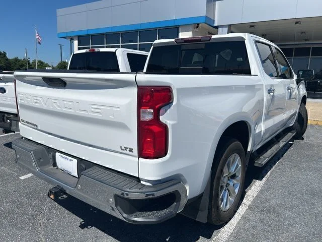 Used 2022 White Chevrolet LTZ image 4