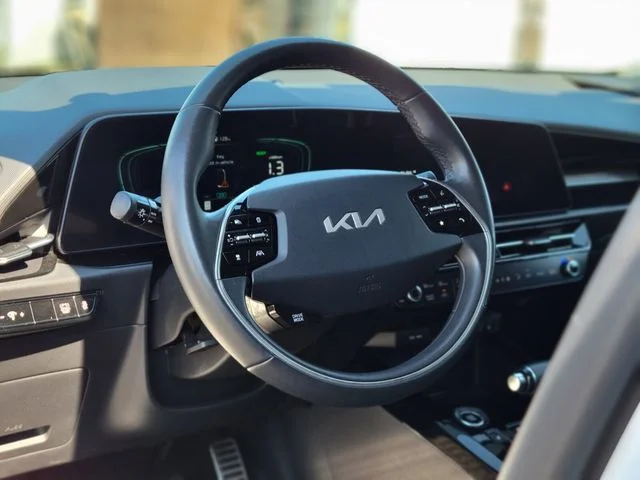 Used 2023 White Kia EX Touring image 21