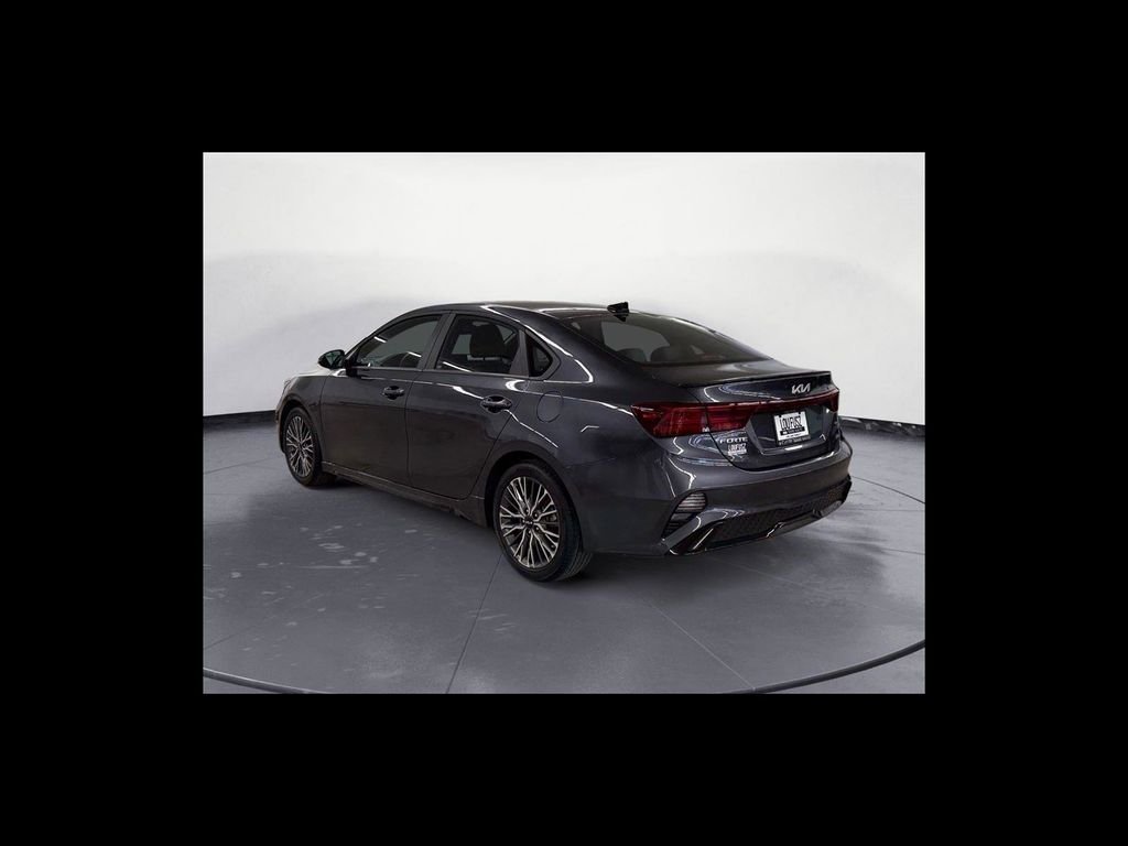 Used 2024 Gray Kia GT-Line image 4