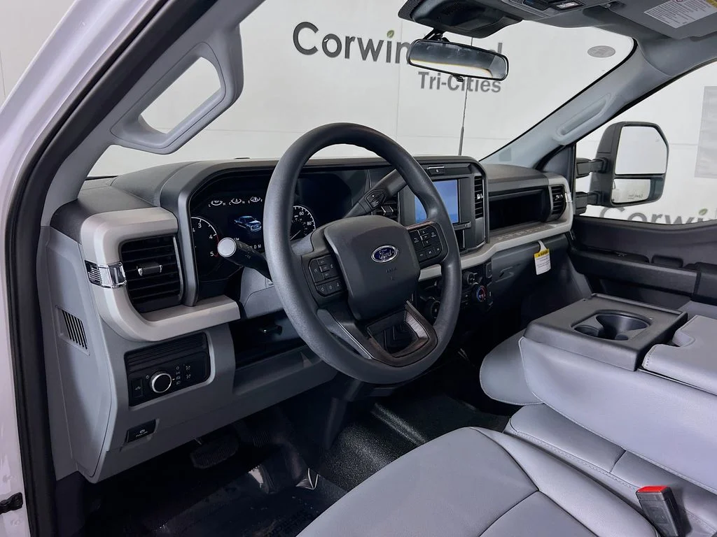 New 2026 Oxford White Ford XL image 3
