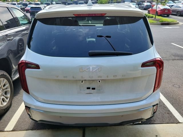 Certified Used 2024 White Pearl Kia S image 5