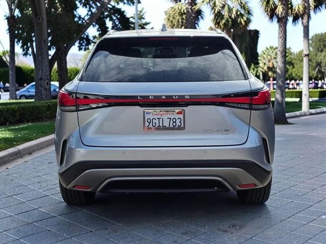 Used 2023 Silver Lexus 350h Premium image 6