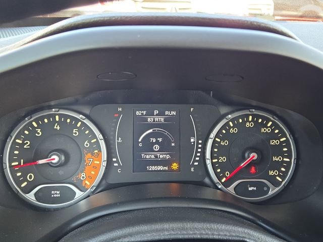 Used 2017 Red Jeep Latitude image 9