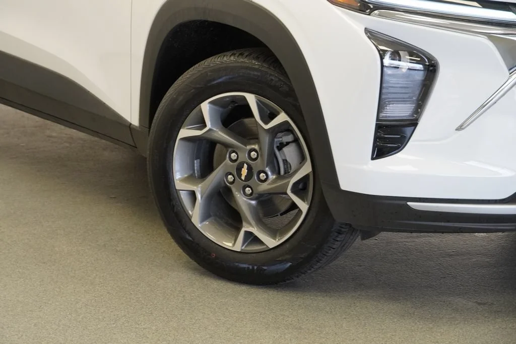 New 2026 Summit White Chevrolet LT image 9
