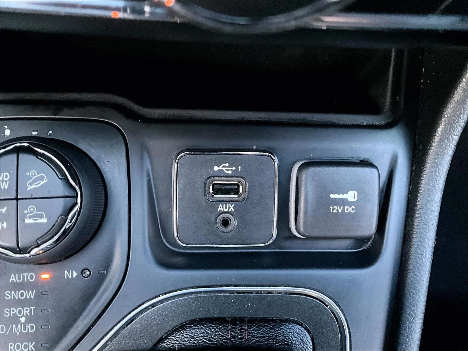 Used 2020 Black Jeep Trailhawk image 32