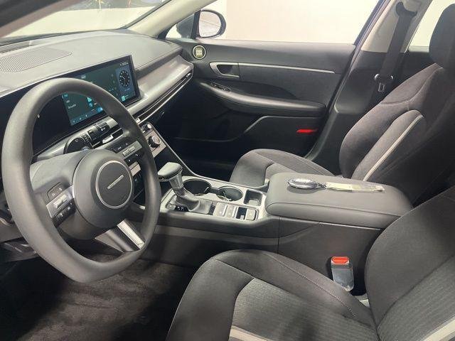 New 2026 Gray Hyundai SE image 10