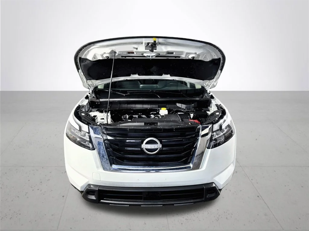 Used 2024 White Nissan S image 21