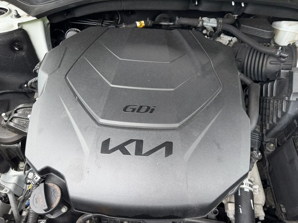 Used 2023 White Kia S image 20