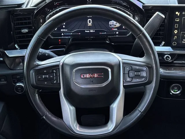 Used 2023 SUMMIT WHITE GMC Elevation image 13