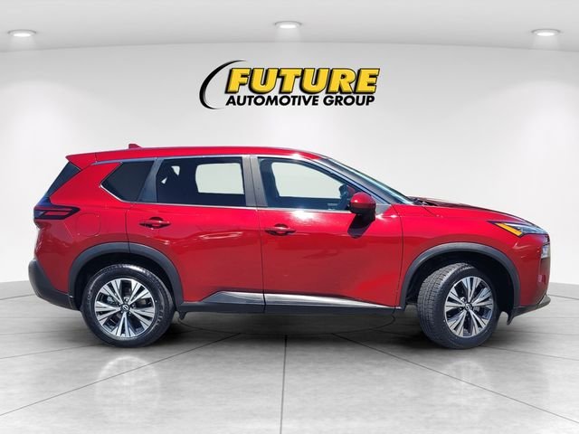 Used 2023 Red Nissan SV image 3