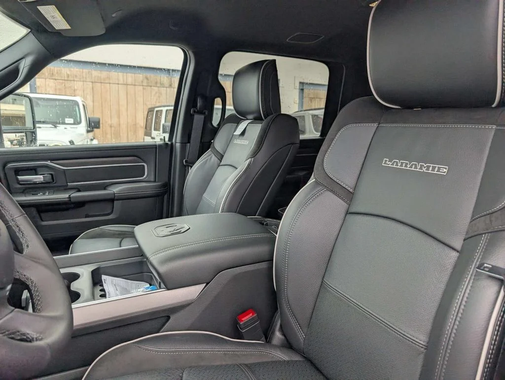 New 2026 Bright White Clear-Coat Exterior Paint RAM Laramie image 26