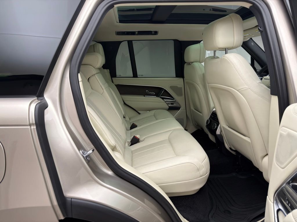 Used 2023 Batumi Gold Premium Metallic Land Rover SE image 7