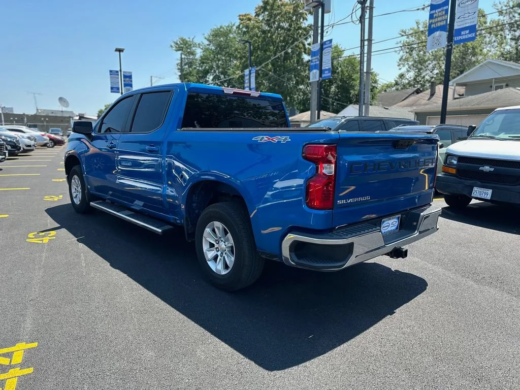 Used 2022 Glacier Blue Metallic Chevrolet LT image 5