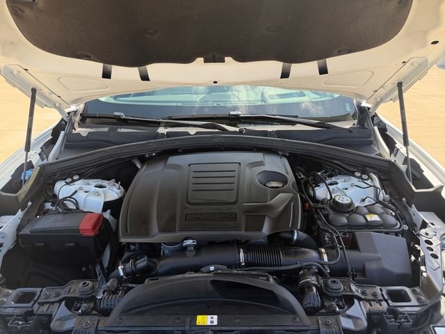 Used 2023  Jaguar P250 S image 19