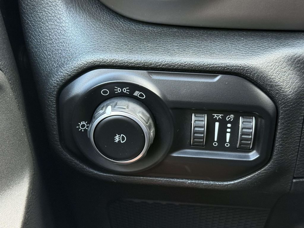 Used 2020 Black Jeep Unlimited Sport image 27
