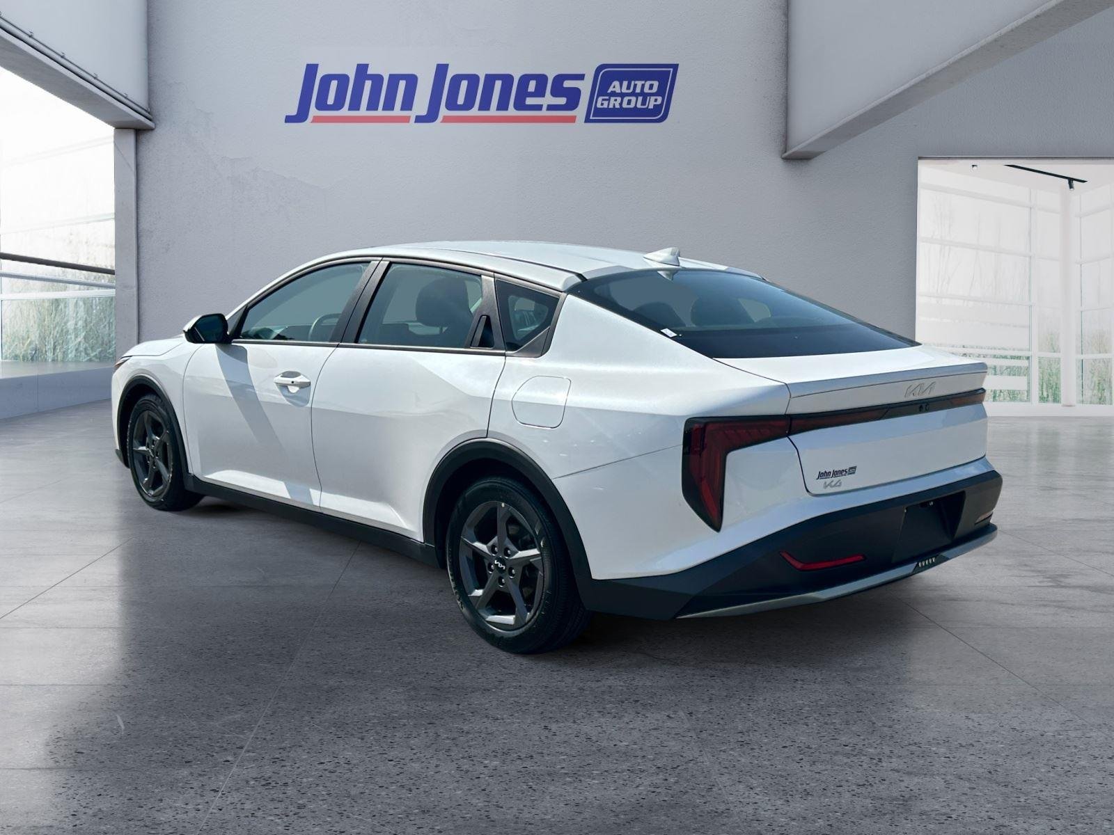 Used 2025 Snow White Pearl Kia LXS image 3
