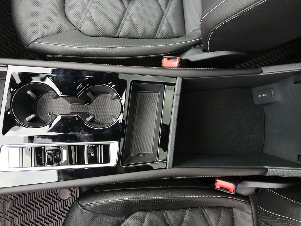 New 2026 White Volkswagen 2.0T SE w/Technology image 25