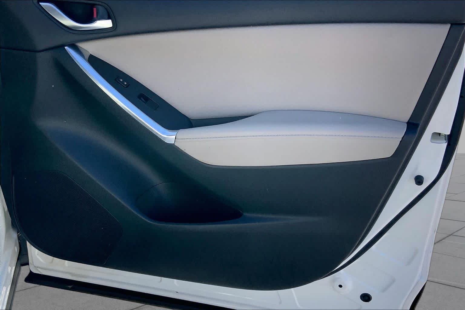 Used 2014 Crystal White Pearl Mica Mazda Touring image 21