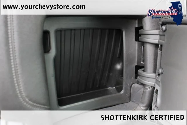 Used 2021 White GMC SLT image 23