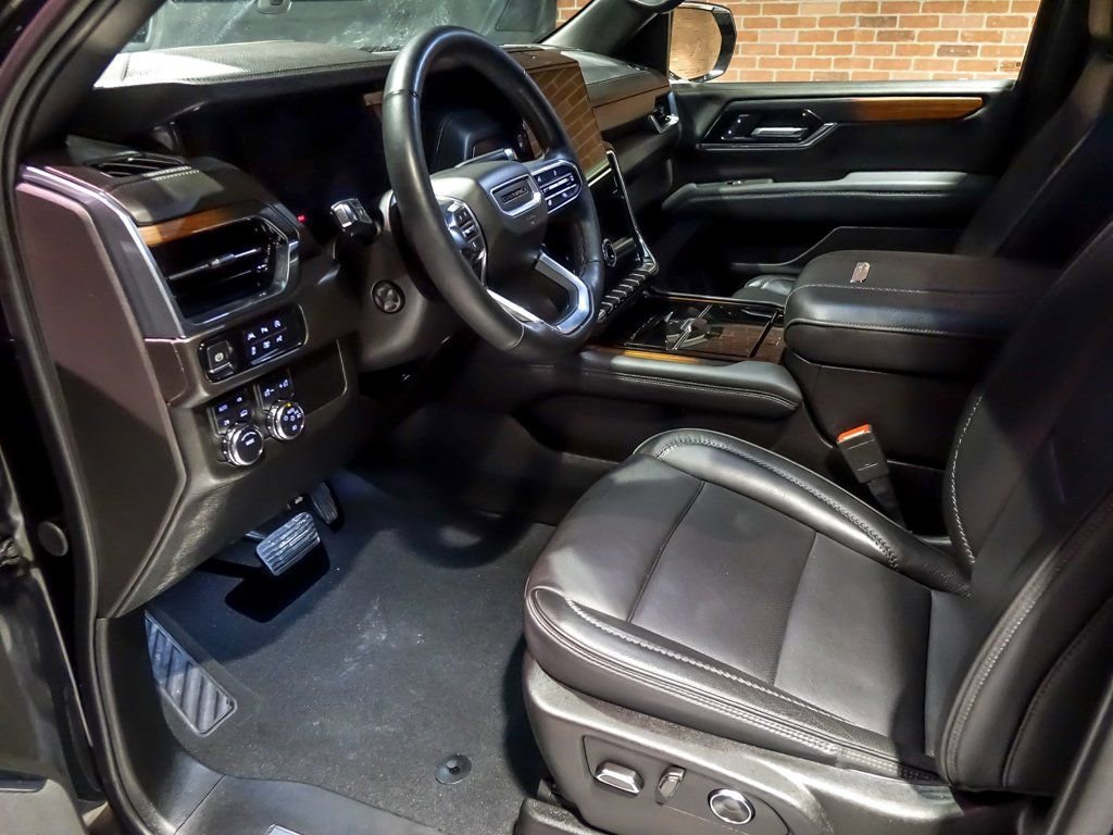 2025 GMC YUKON - Image 12